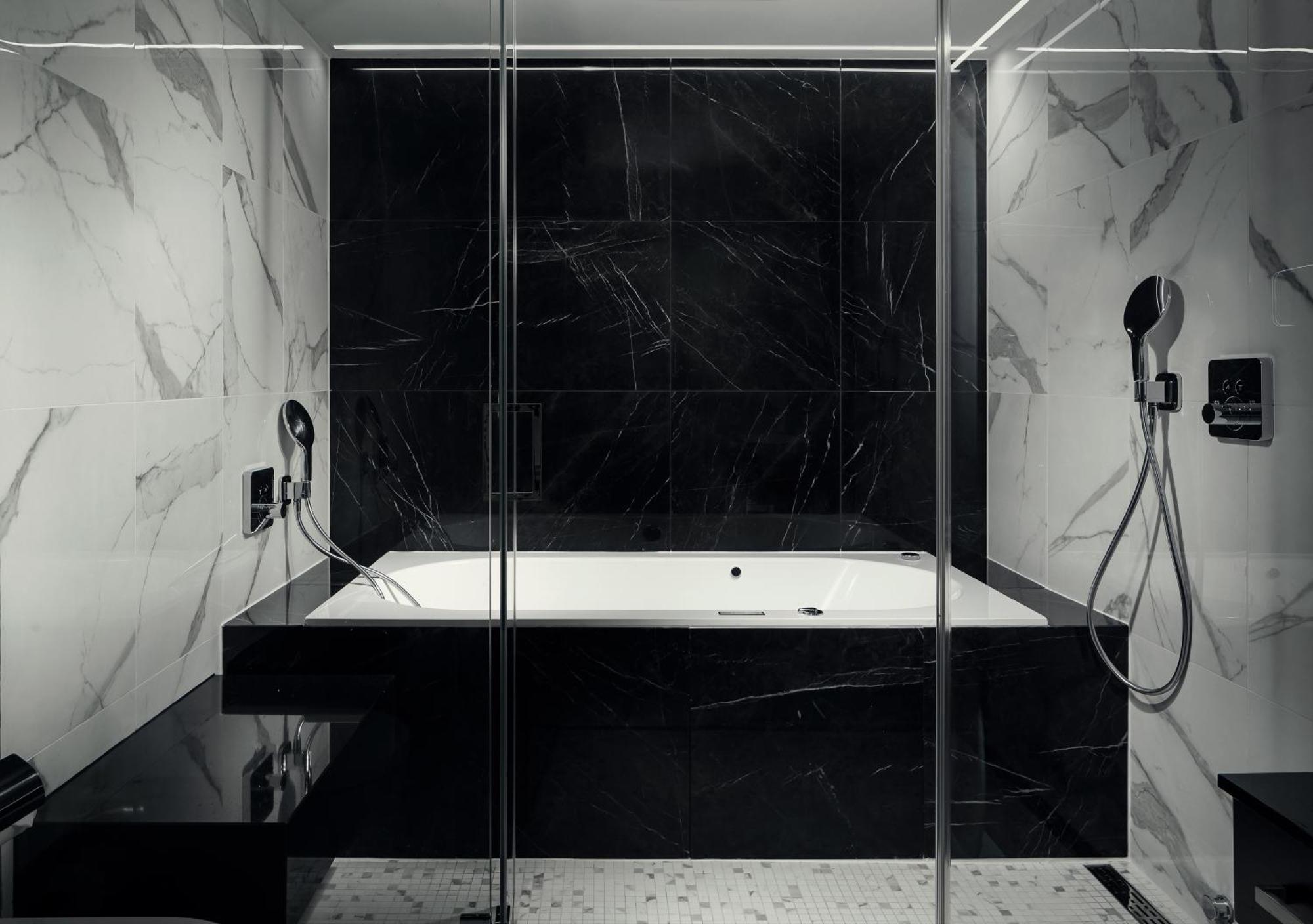 Junior Suite Lounge Spa Access