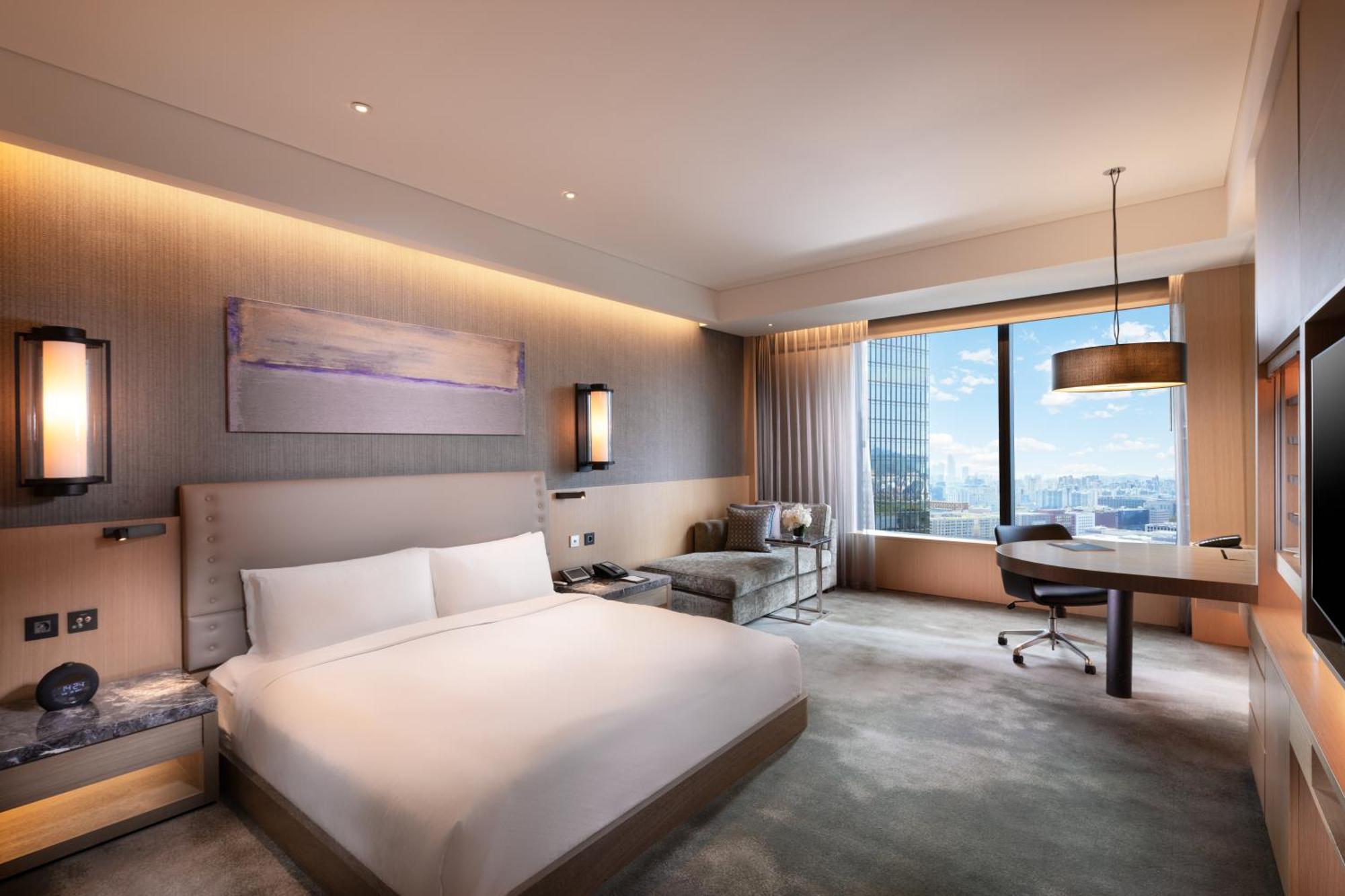 Premium King Room City View