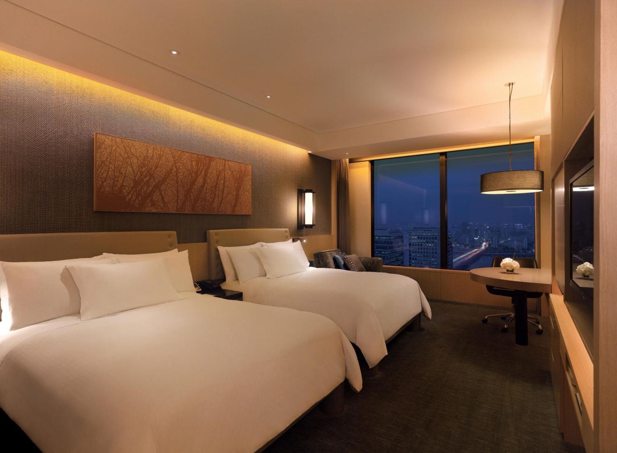 Queen Room City View