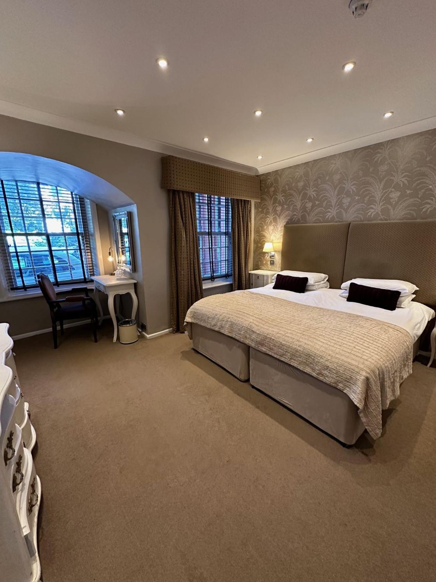Luxury Suite