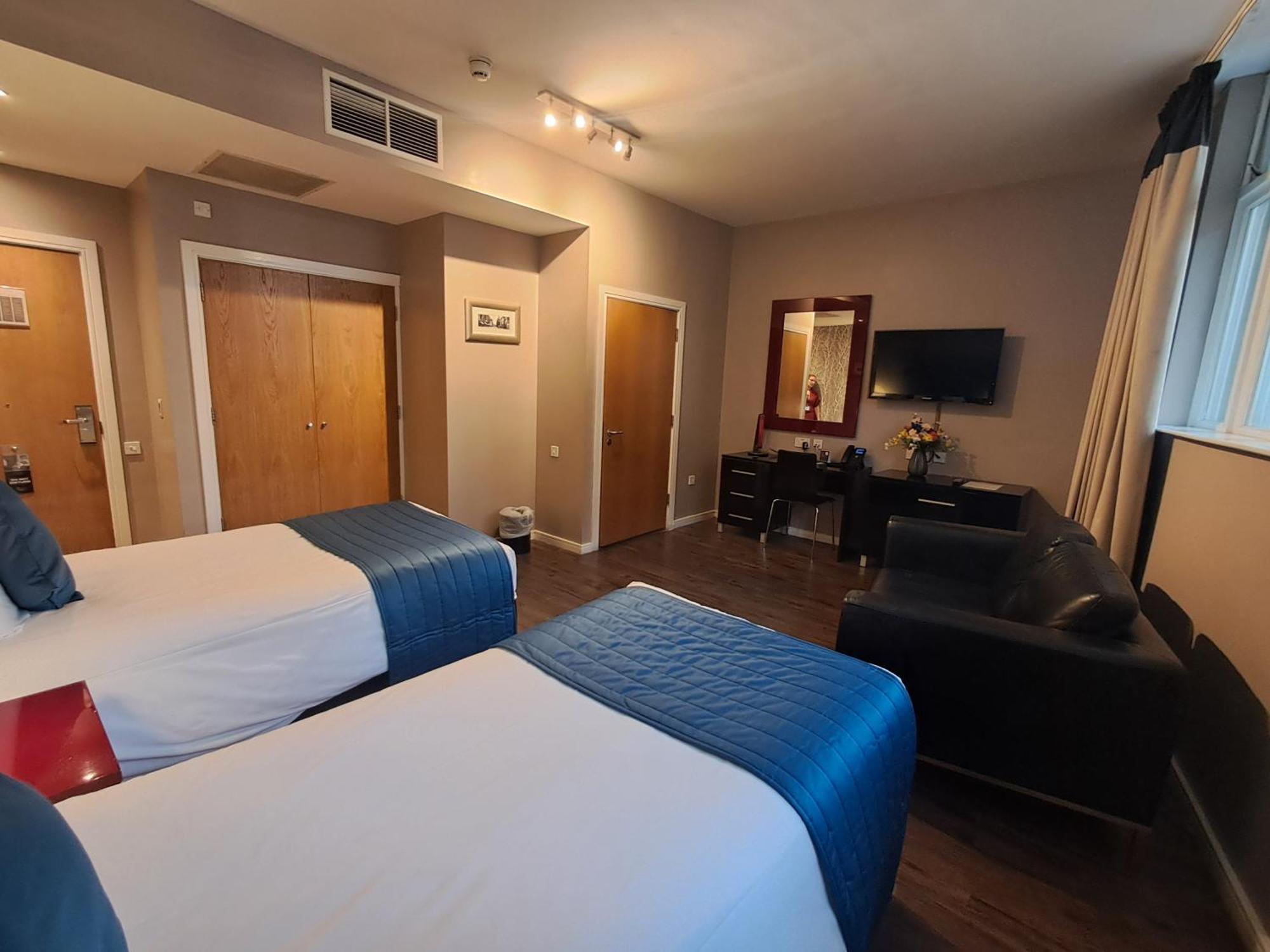 Standard Twin Room