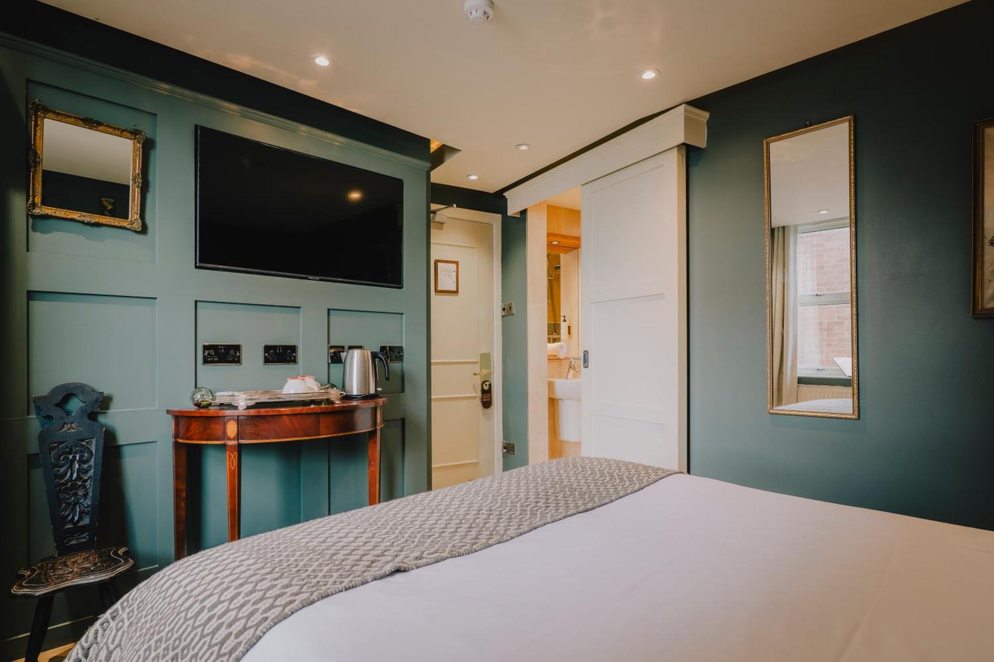 Small Double Room