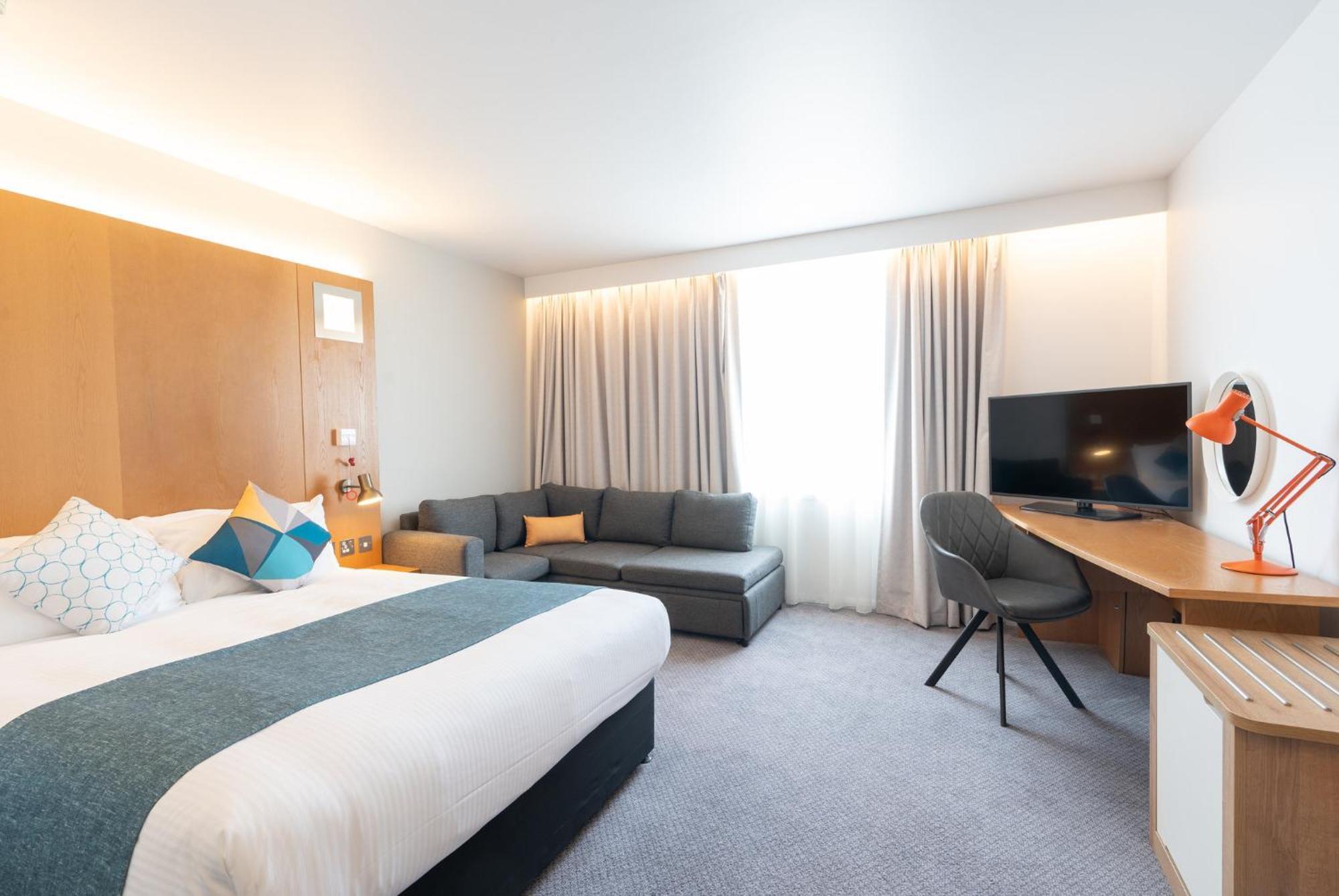 Standard Accessible Queen Room Top Floor