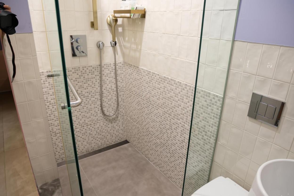 Small Single Room