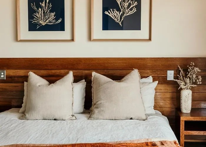 Hearns Beachside Villa 2 Port Fairy