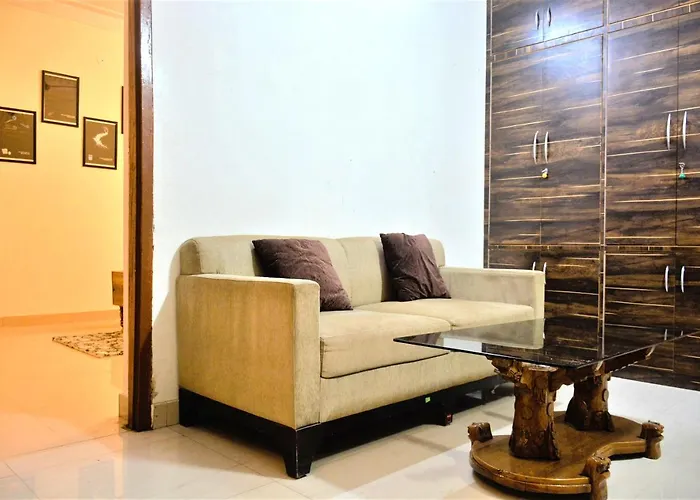 Malaiya Homestay - Grandeur Living Experience Jabalpur