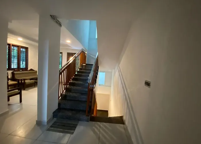 Misty Ville Homestay Munnar