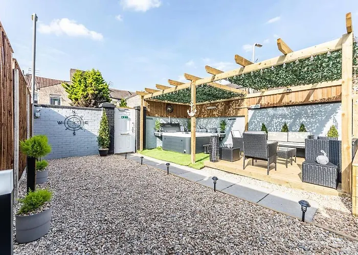 Stunning House Close To The Stadium + Hot Tub! Liverpool