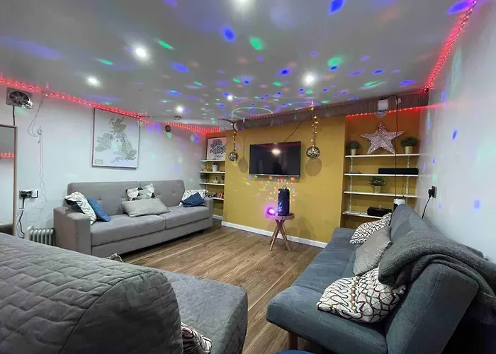 Stunning House Close To The Stadium + Hot Tub! Liverpool