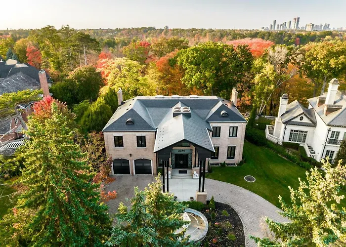 Waterfront Royal Villas Mississauga