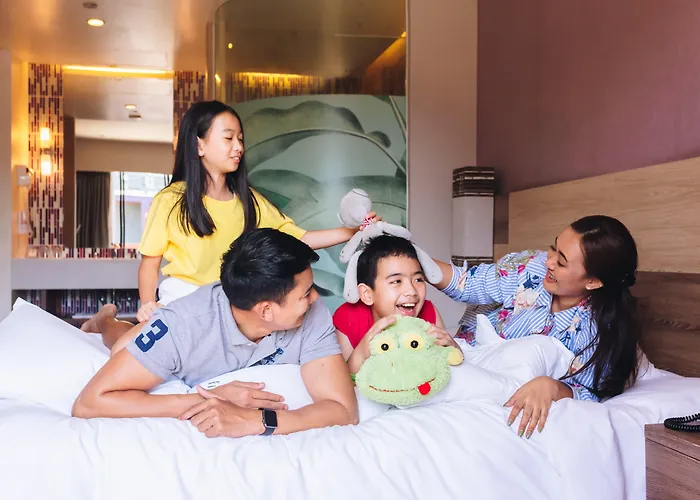 Holiday Inn Express Phuket Patong Beach Central By Ihg