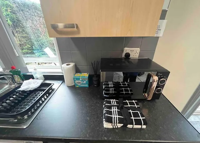 Modern Family Home Large Garden Free Parking Newcastle upon Tyne