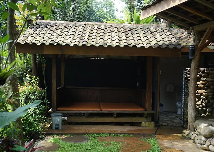 Tirta Arsanta Hot Springs & Villa Bogor