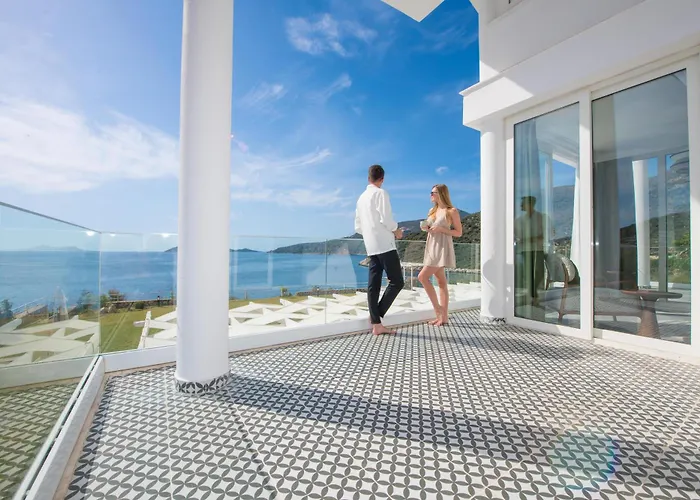 Beachfront Sari Villa With Private Swimming Pool Kalkan