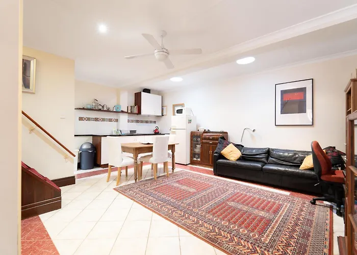 Snow-White'S 2 Bedroom City Heart Cottage In Perth 6000