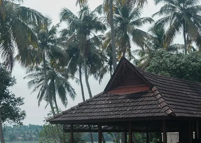 Lakeshore Villa Alappuzha