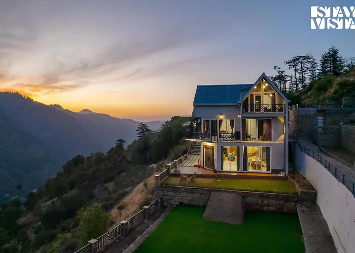 Stayvista At Orion Villa With Jacuzzi, Mountain View Shimla