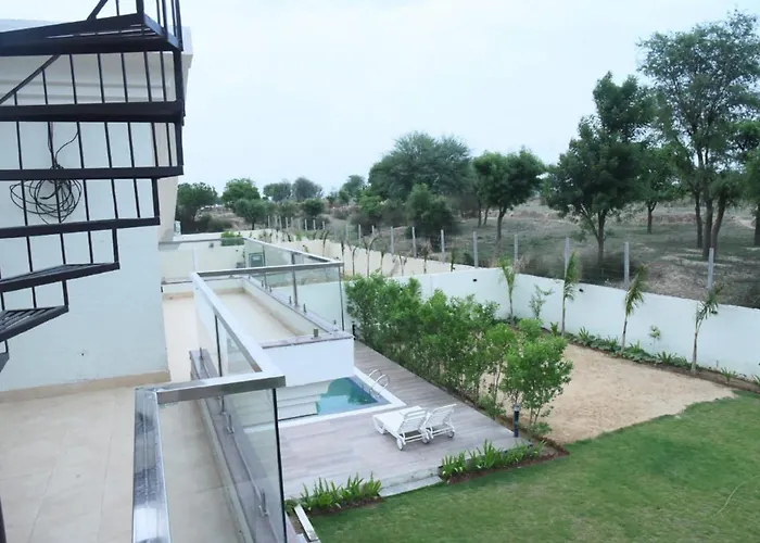 Raj Farms Luxury Villa And Private Pool Near Kukus Jaipur