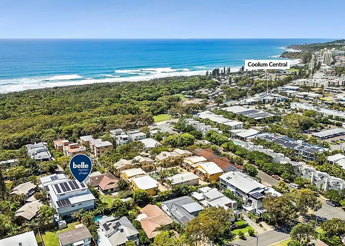 Beautiful Three-Story Villa Footsteps To The Beach Coolum Beach