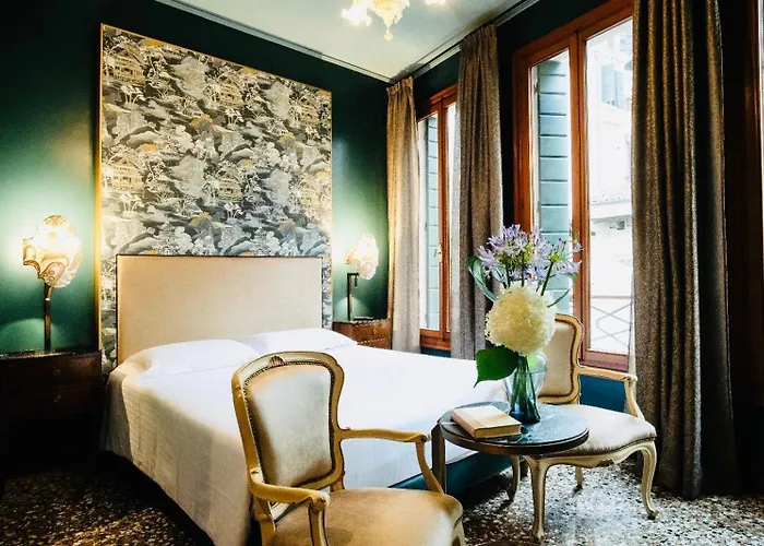 Pensione Accademia - Villa Maravege Venice