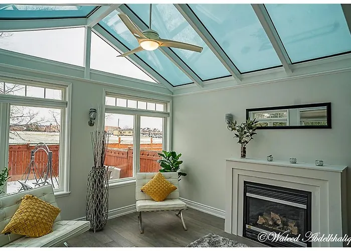 Sunroom House - 4 Bedrooms Mississauga
