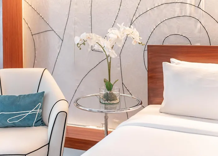 The Picasso Boutique Serviced Residences Managed By Hii Makati City