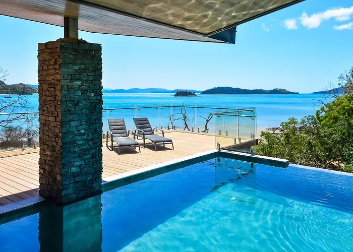 Hidden Cove 2 - Beachfront, Private Pool & Buggy Hamilton Island