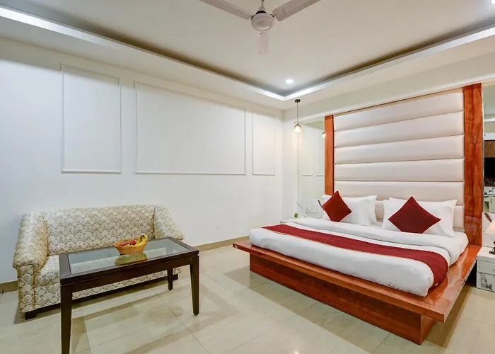 Hotel Krishna Deluxe-By Rcg Hotels Near New Delhi Train Station