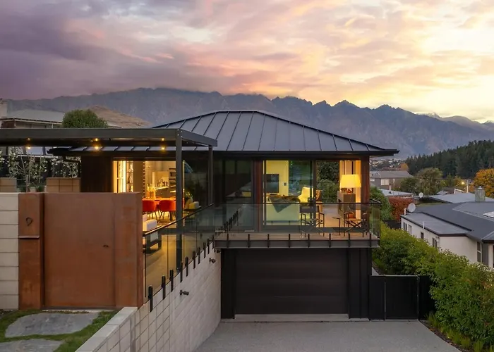 The Glasshouse By Majordomo - Central Home With Hot Tub & Sauna Queenstown