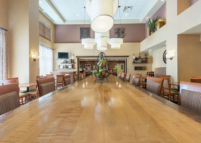 Hampton Inn & Suites By Hilton Moncton