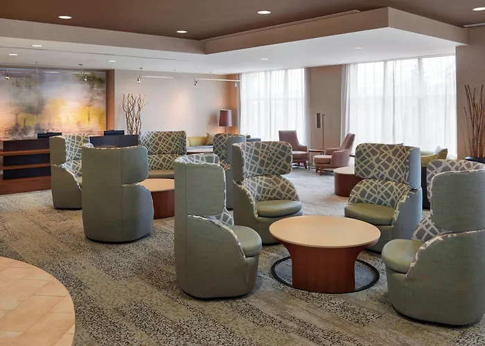 Courtyard By Marriott Kingston Highway 401 Hotel