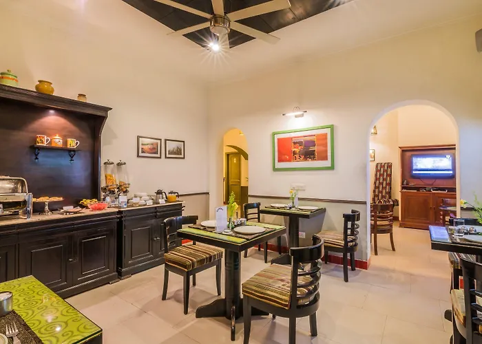 Home@F37 Kailash Colony Metro New Delhi