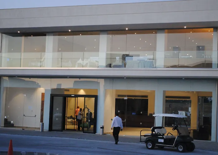 Amphora Hotel & Suites Paphos