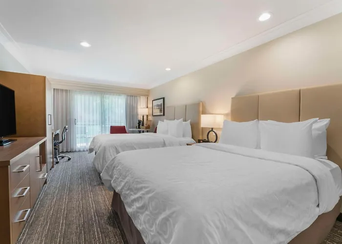 Best Western Plus Kelowna Hotel & Suites