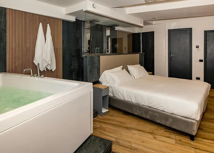 Golden Hotel Naples