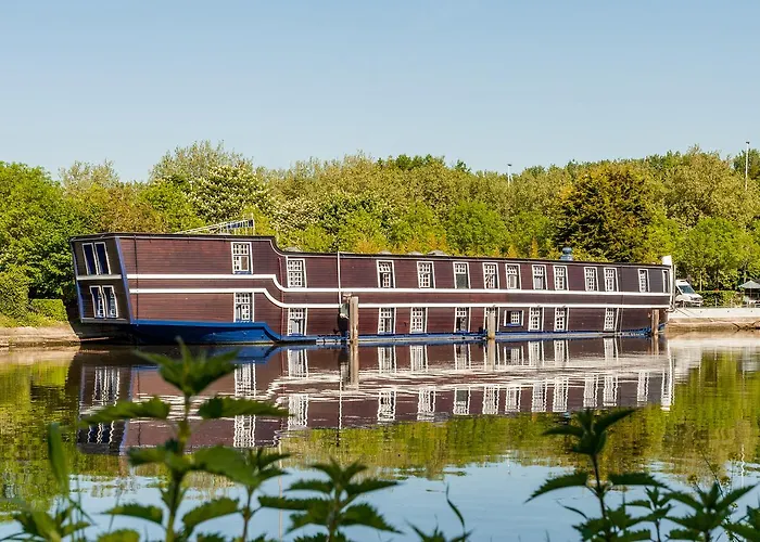 Boat Hotel De Barge Bruges