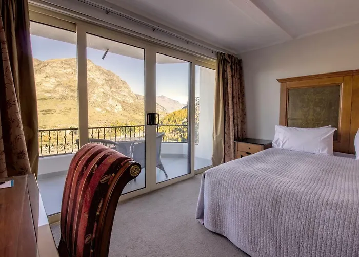 Nugget Point Hotel Queenstown